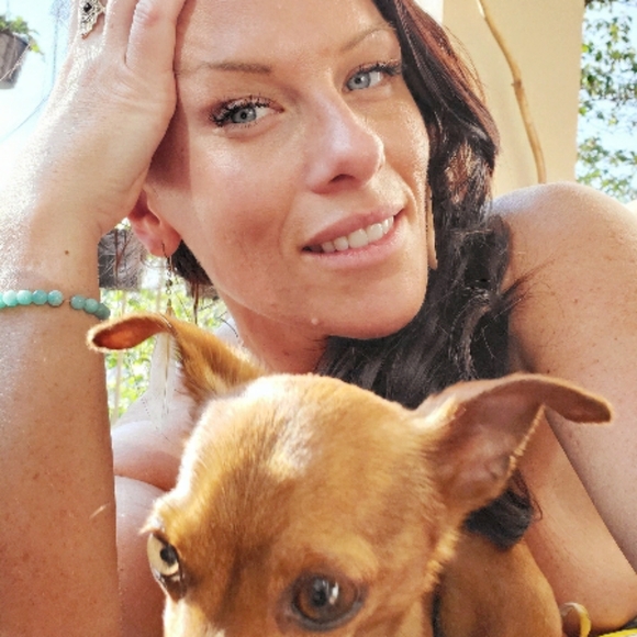 Meet your Posher, Tarryn - Picture 1 of 3